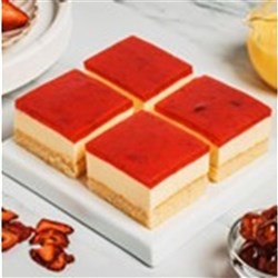 PRIESTLEYS 1.72KG STRWB SPONGE CHEESECAKE TRAY GF
