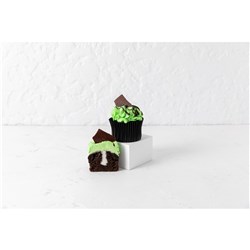 PRIESTLEYS 8 X MINT FILLED GOURMET CUPCAKE