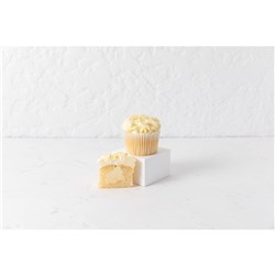 PRIESTLEYS 8 X MILK BAR FILLED GOURMET CUPCAKE