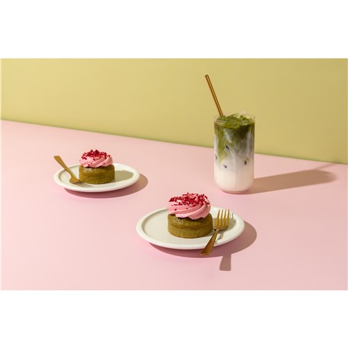 PRIESTLEYS 8 X MATCHA STRAWBERRY CAKE 1-619