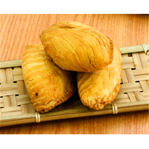 HAKKA 50X25G MINI 1/2 MOON CURRY PUFFS - MILD*